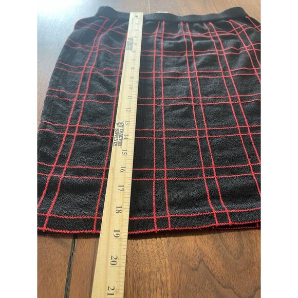 J.S.S womens knitwear skirt P black red plaid USA wool preppy classic - Picture 3 of 7